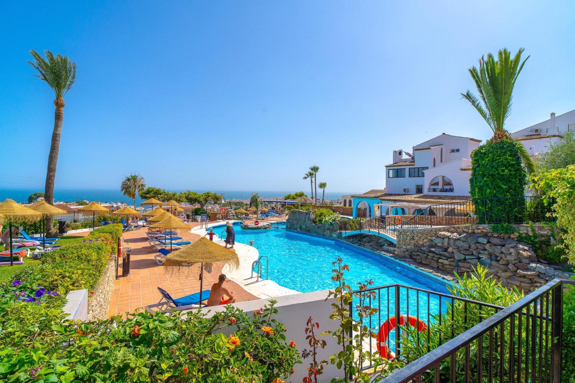 Naranjos 11b Capistrano Casasol * Nerja